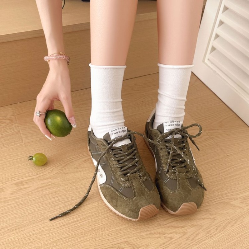 Sneakers - أحذية رياضية نسائية بألوان متعددة بتصميم