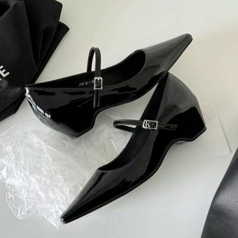 أحذية نسائية أنيقة جديدة لعام  - مراجعة Sandals وسعره