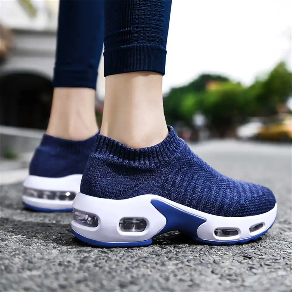 أحذية كعب نسائية كبيرة الحجم ر - مراجعة Sneakers وسعره