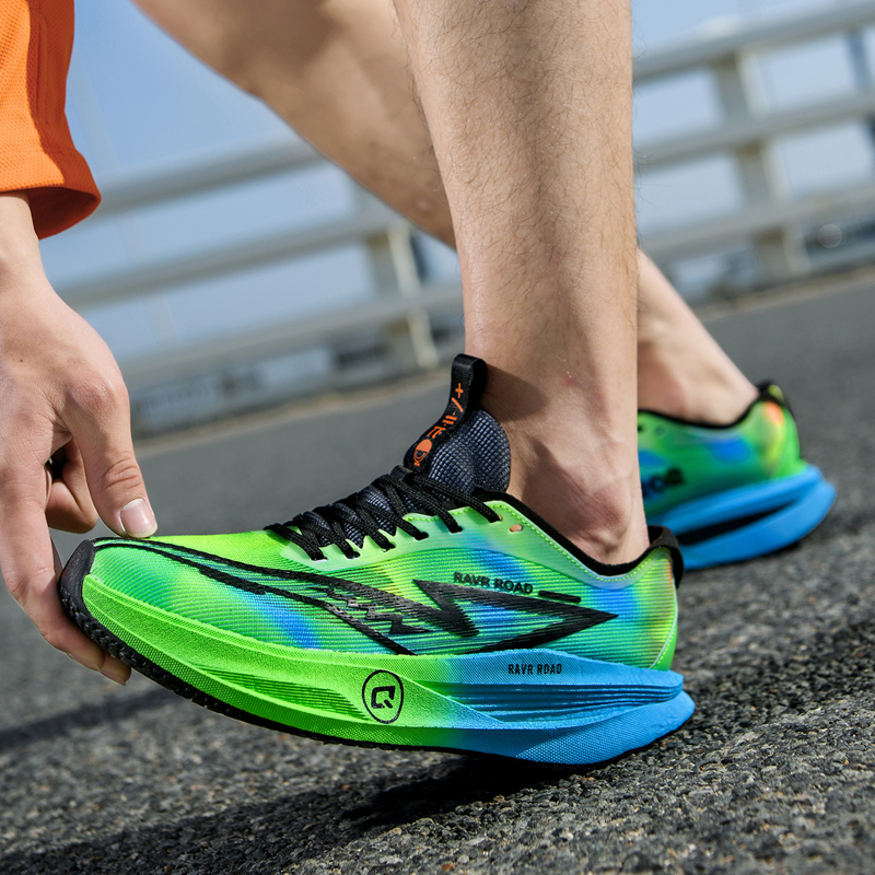أحذية رياضية رجالية مع لوح كرب - مراجعة Carbon Plate Marathon Racing Shoes وسعره