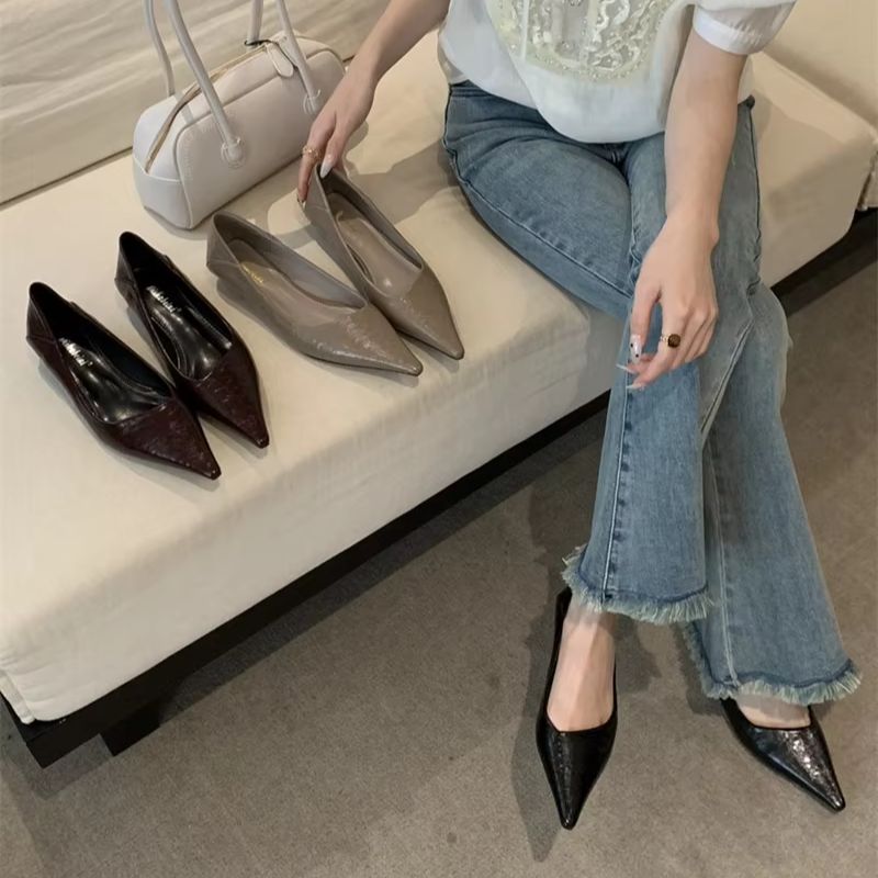 أحذية نسائية صيفية بمقدمة مدبب - مراجعة Sandals وسعره