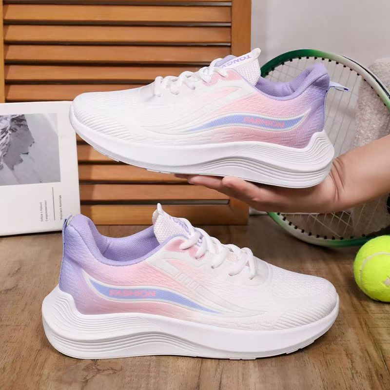 أحذية رياضية نسائية عصرية للمش - مراجعة Shock Absorbing Gym Trainers وسعره